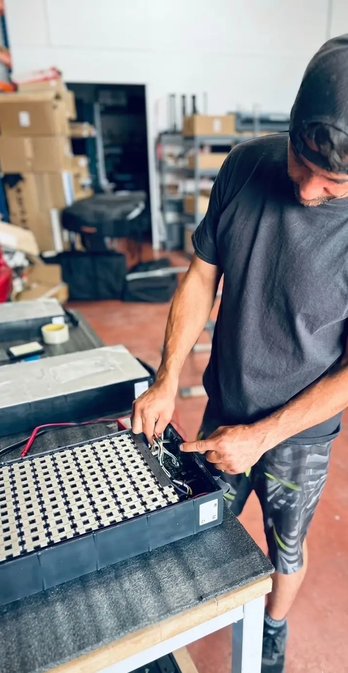 Technicien Okwide en atelier